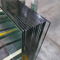 Murs de verre de salle de bain